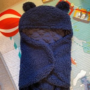 Blue Snail brand new baby receiving blanket / swaddle